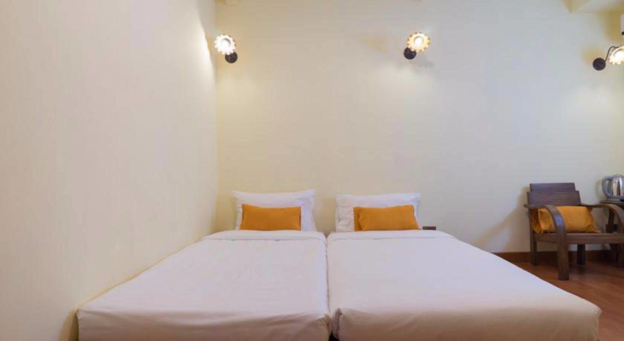 Manon Sleepeatdrink Bed & Breakfast Chiang Mai Exterior foto