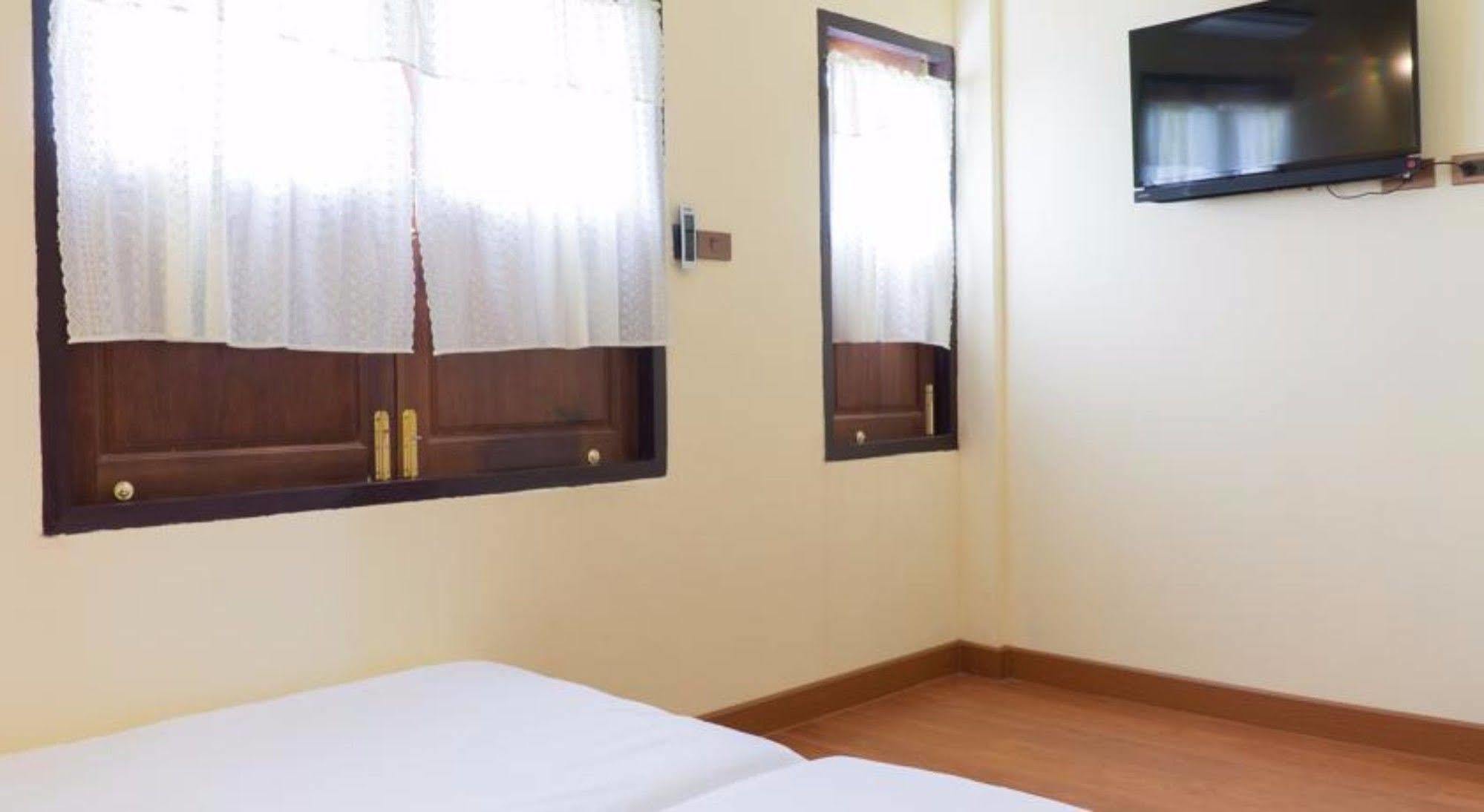 Manon Sleepeatdrink Bed & Breakfast Chiang Mai Exterior foto