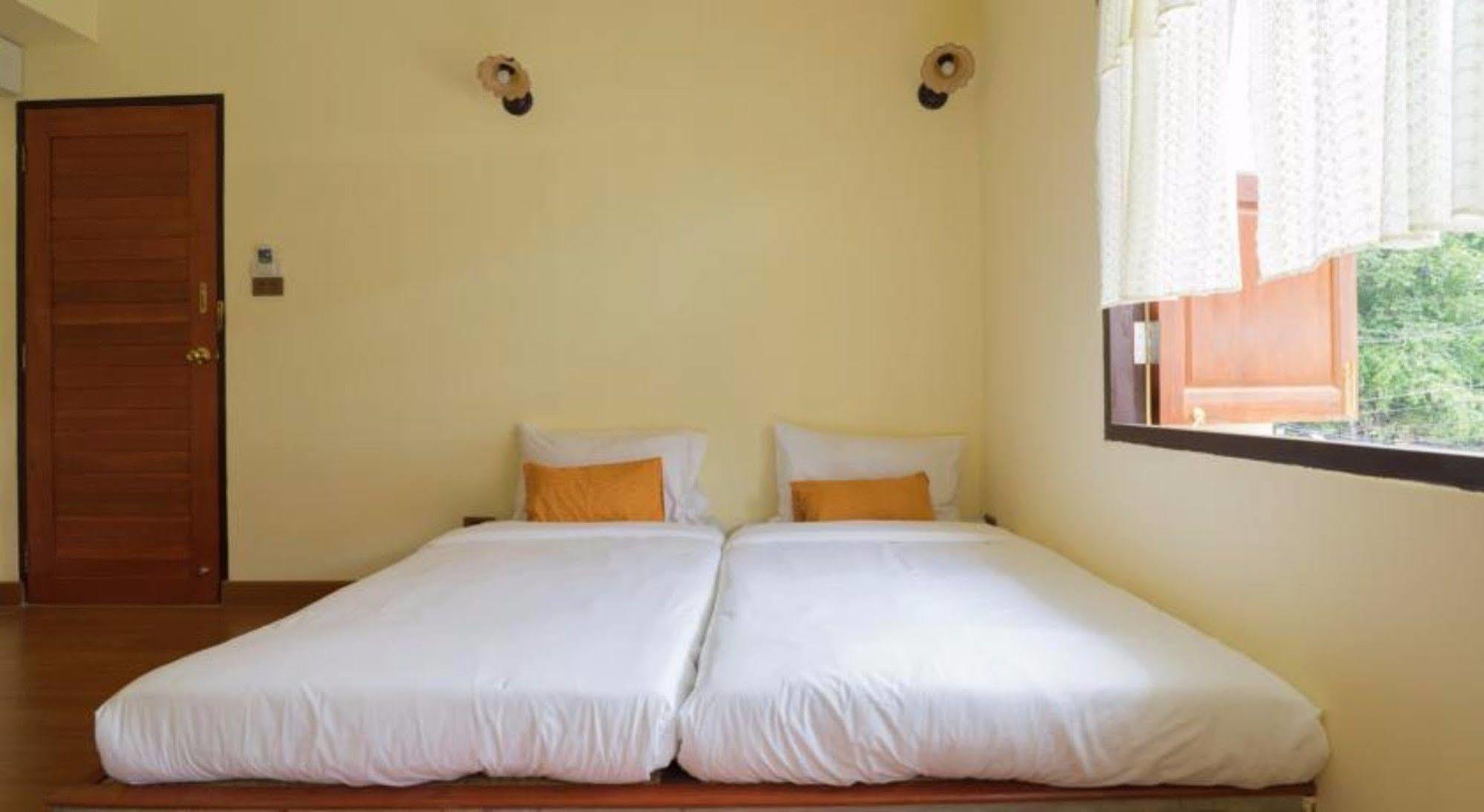Manon Sleepeatdrink Bed & Breakfast Chiang Mai Exterior foto