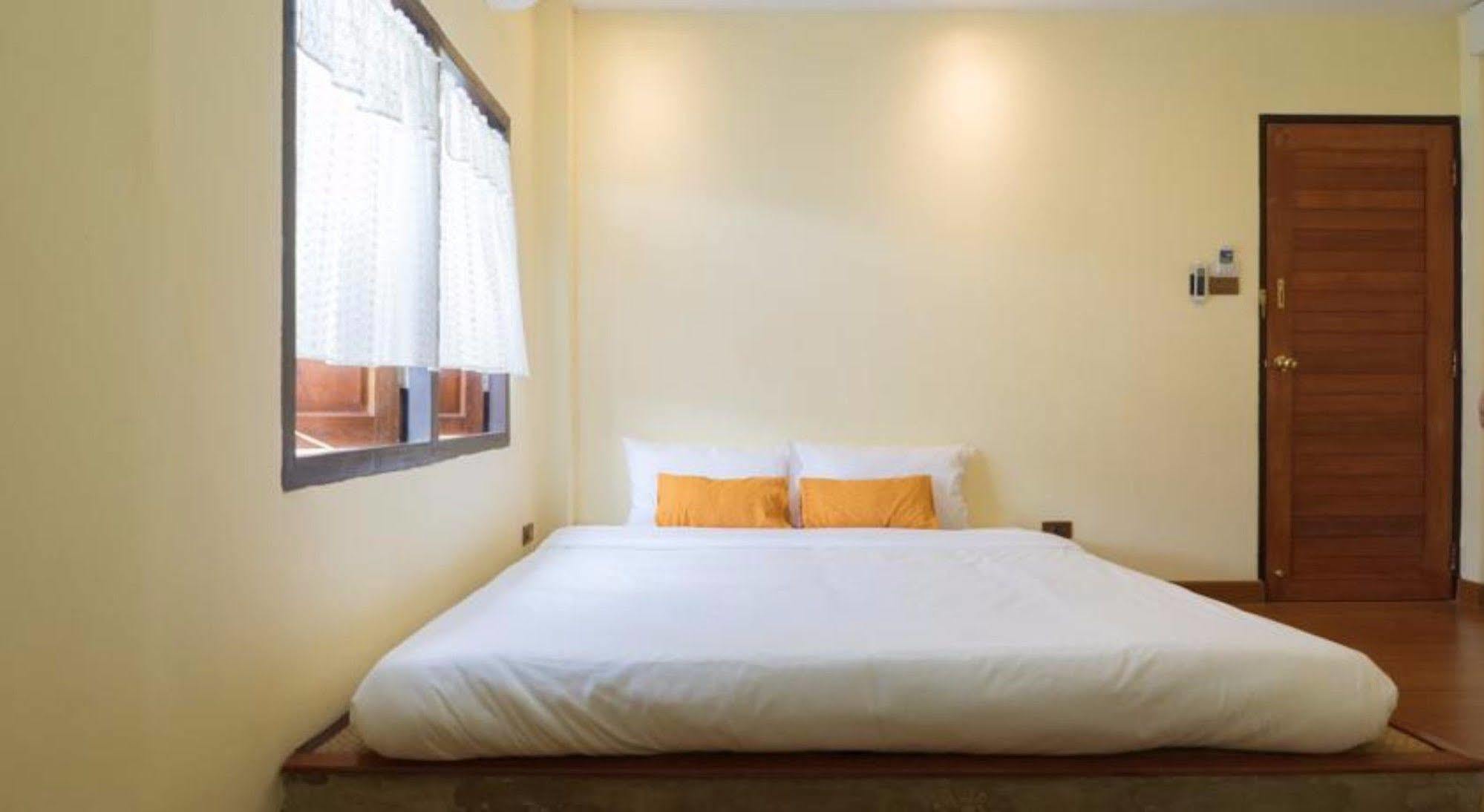 Manon Sleepeatdrink Bed & Breakfast Chiang Mai Exterior foto