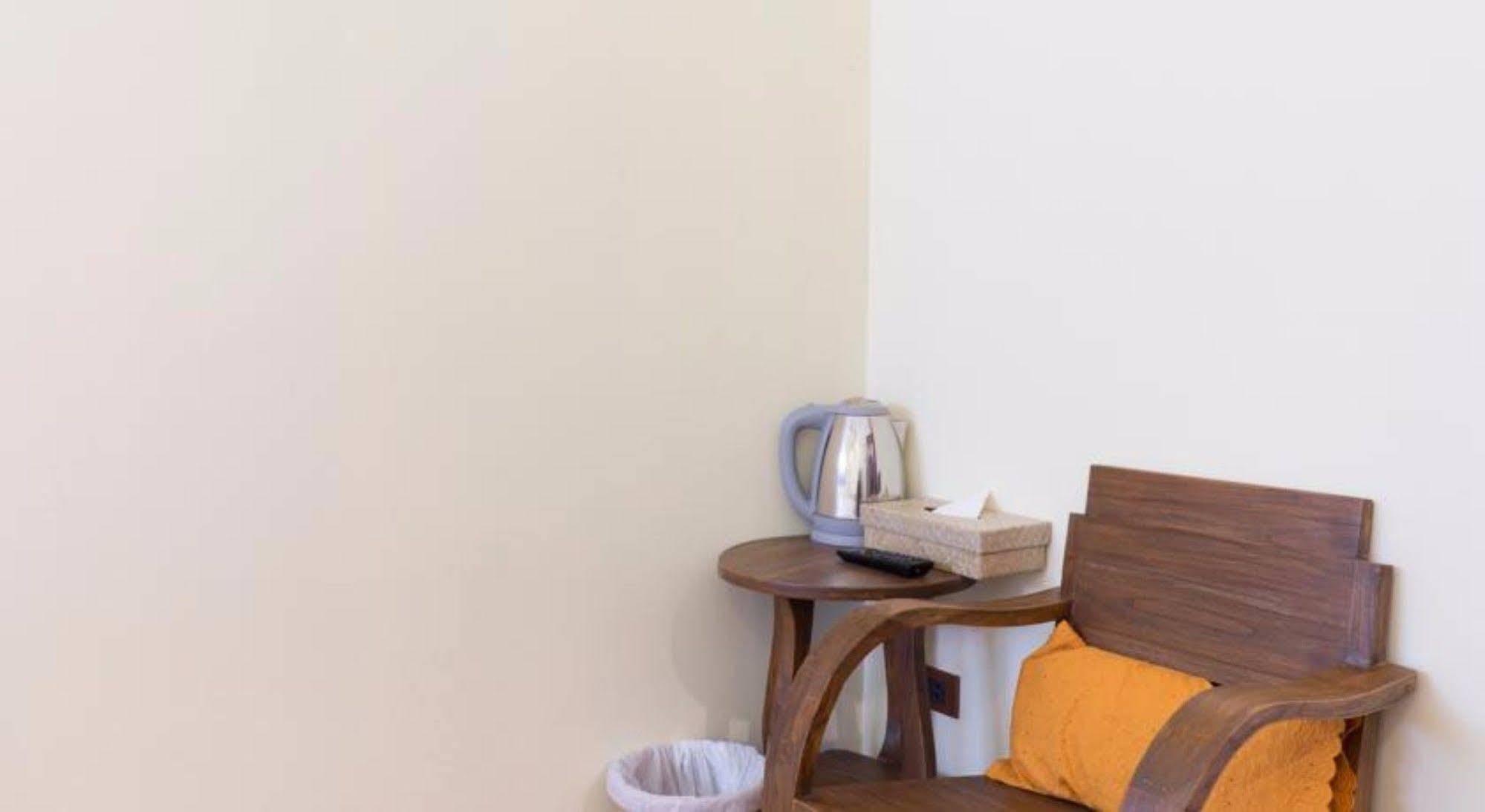 Manon Sleepeatdrink Bed & Breakfast Chiang Mai Exterior foto