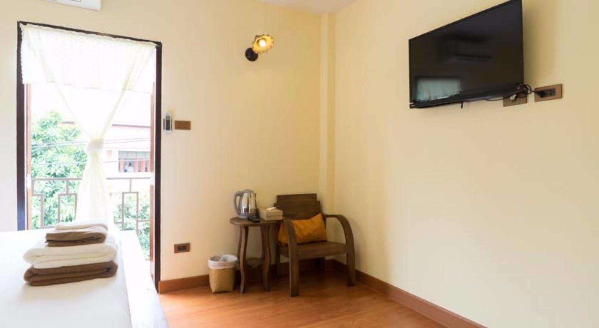 Manon Sleepeatdrink Bed & Breakfast Chiang Mai Exterior foto