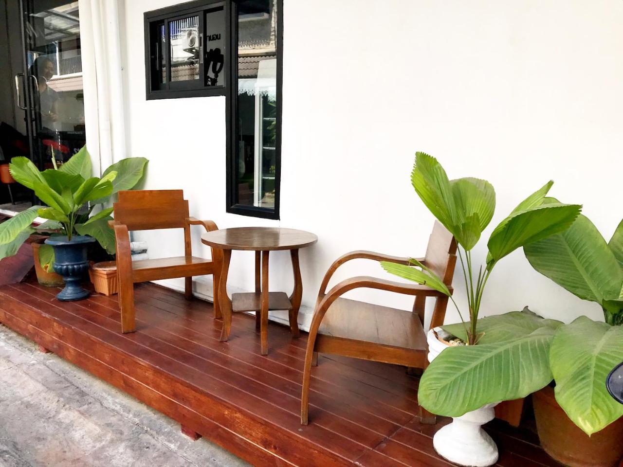 Manon Sleepeatdrink Bed & Breakfast Chiang Mai Exterior foto