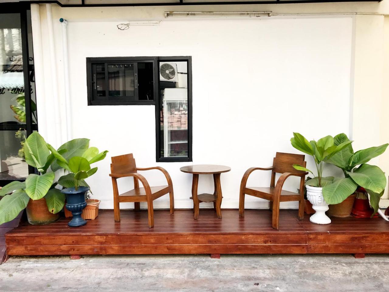 Manon Sleepeatdrink Bed & Breakfast Chiang Mai Exterior foto